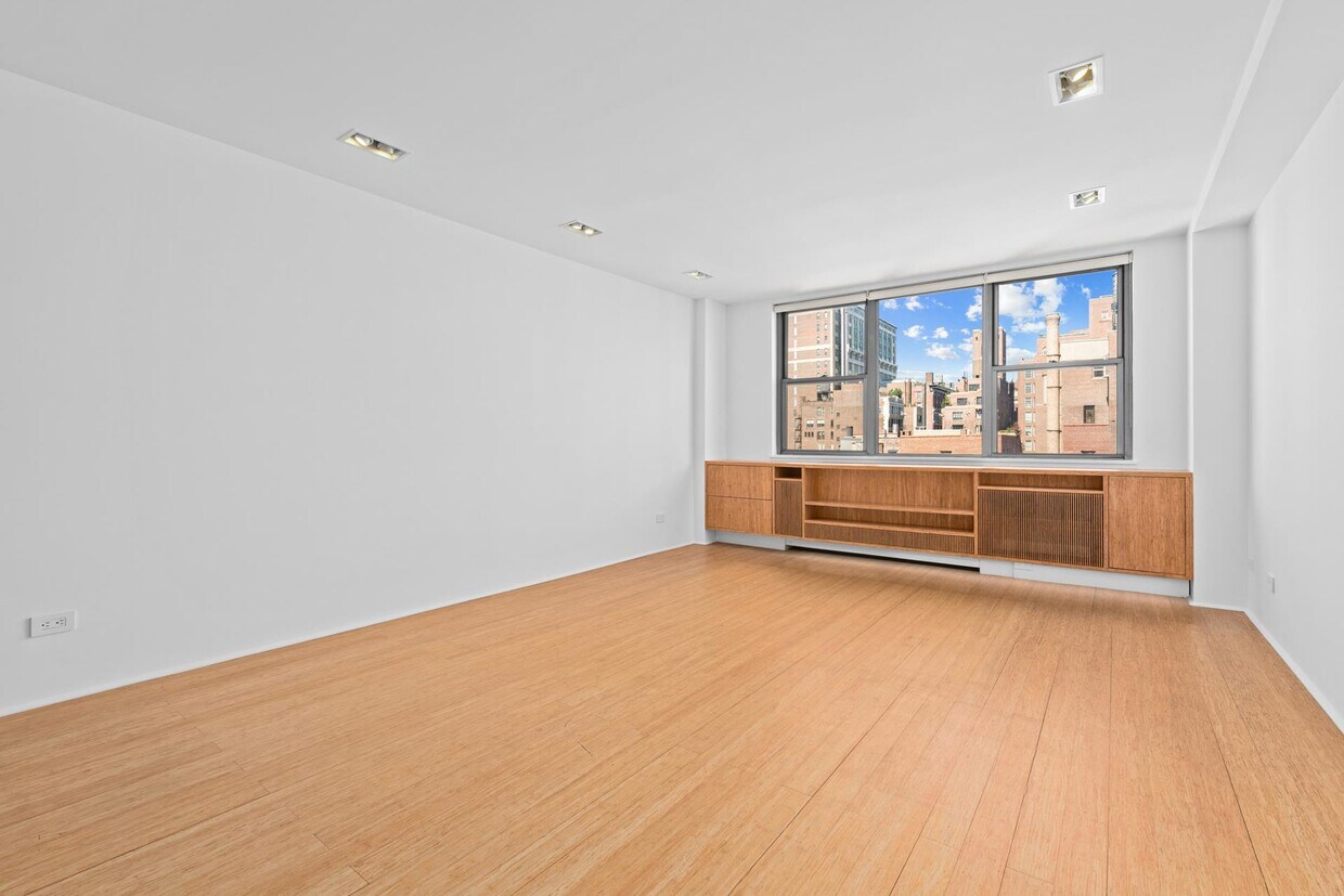 32 Gramercy Pk S Unit 13E, New York, NY 10003 Room for Rent in New
