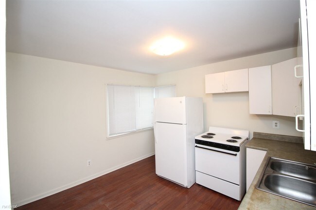 Building Photo - 3 br, 2 bath House - 3900 Elizabeth Lake Rd