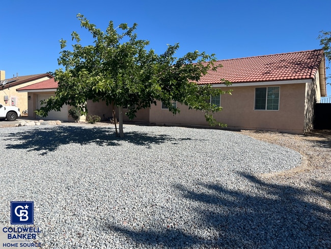 Building Photo - Move-In Ready Beauty with Granite Kitchen, Stainless Steel Appliances & Expansive Backyard