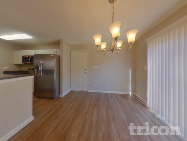 Building Photo - 2103 Wexford Way