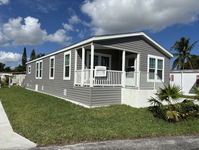 Building Photo - 5257 SW 32nd St