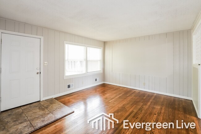 Foto del edificio - 9512 Bennington Ave