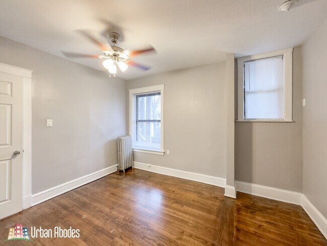 Foto del edificio - 3608 W Sunnyside Ave