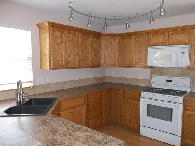 Foto del edificio - Beautiful 5 Bedroom Home in Heart of Loveland