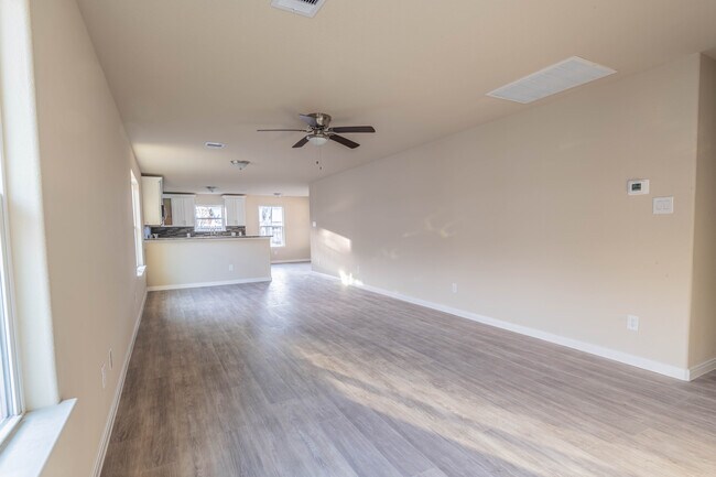 Foto del edificio - 12616 Terrance St