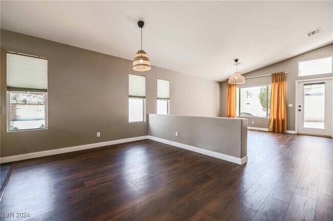 Building Photo - 9713 Forest Glen Pl