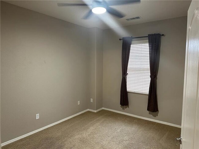 Building Photo - 4030 W Apple Tree Ln