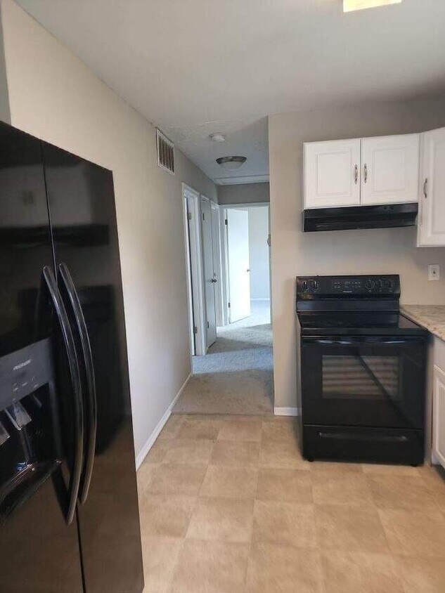 Building Photo - AVAILABLE NOW! - 7545 Old Stage Rd, Glen B...