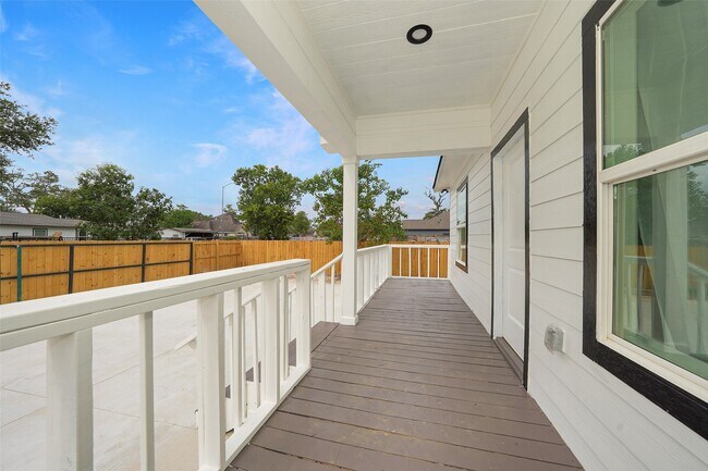 Foto del edificio - 9305 Kentshire Dr