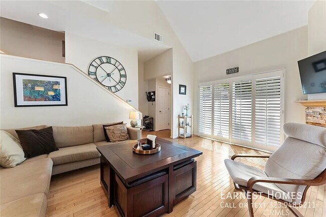 Foto del edificio - 15175 Magnolia Blvd