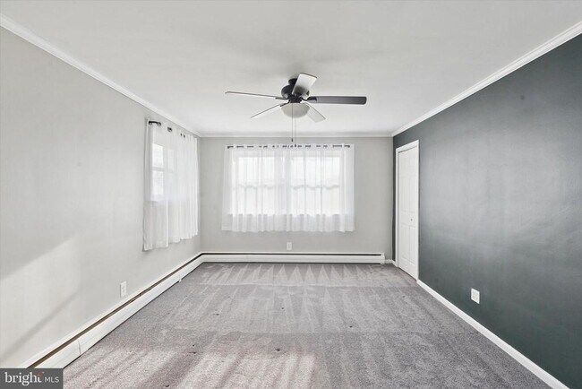 Foto del edificio - 703 Hoffnagle St