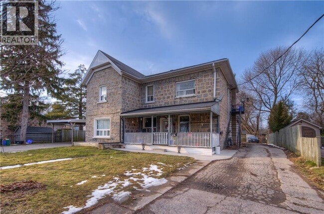 Building Photo - 292 Main St