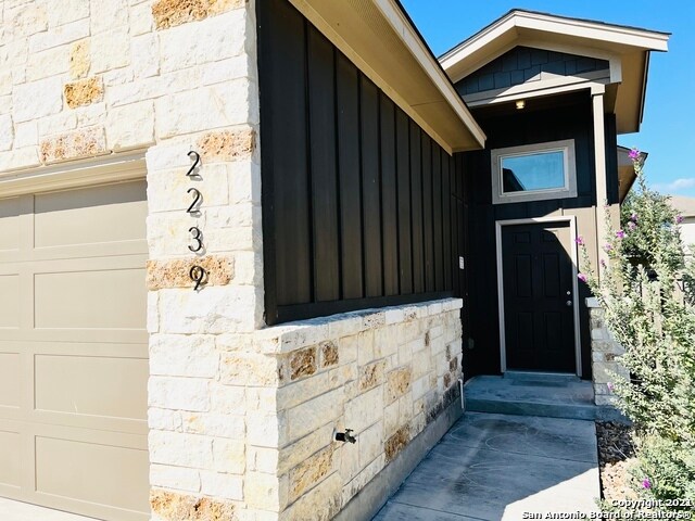 Foto principal - 2239 Avery Village