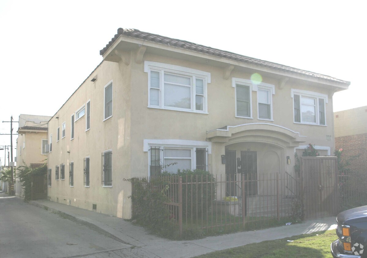 Building Photo - 716-724 Olive Ave