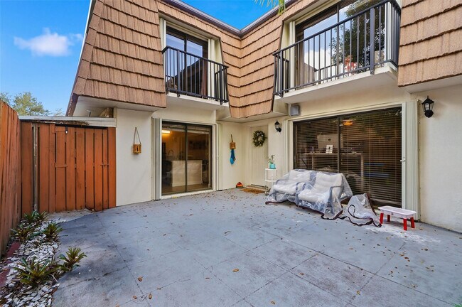 Building Photo - 9142 SW 23rd St