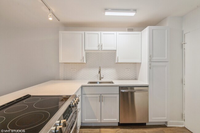 Foto del edificio - 320 W Oakdale Ave