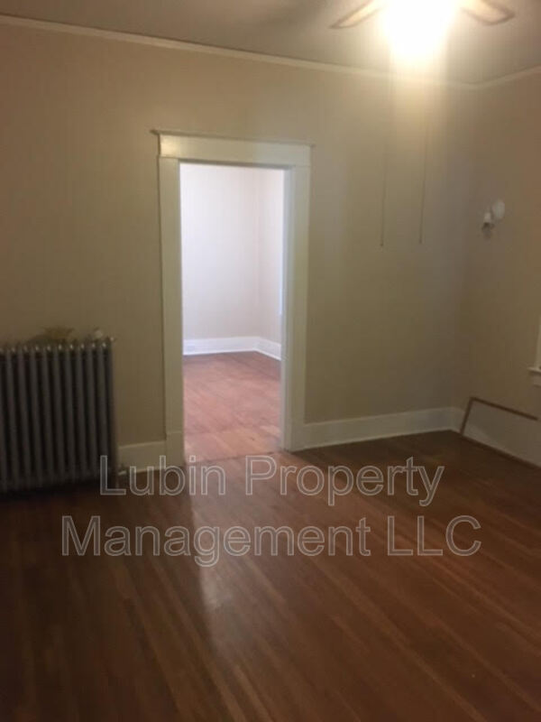 Building Photo - 796 N Willett St