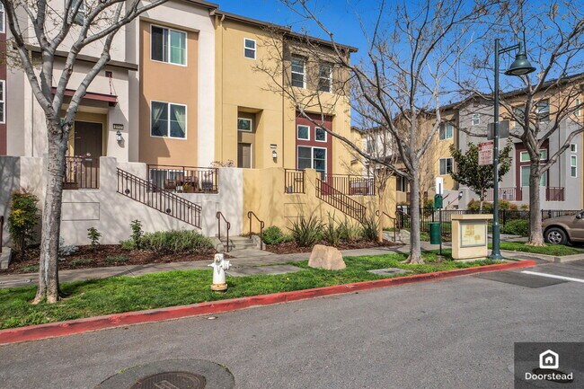 Building Photo - 2719 10th St