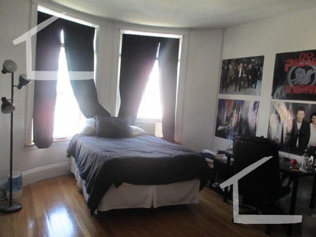 Building Photo - Fantastic Brookline Apt in Washington Sq n...