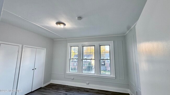 Building Photo - 56 Lindsley Pl