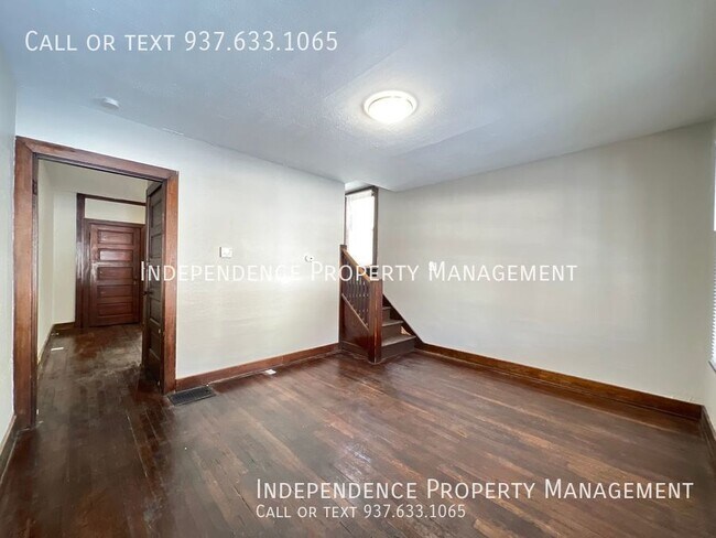 Building Photo - Sta Clara Pair - " MOVE IN SPECIAL " GET Y...