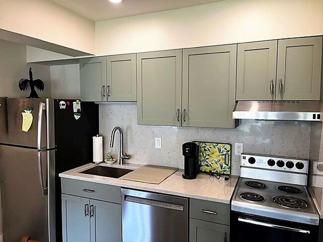 Building Photo - Long Term Rental - Chateau Claire 50