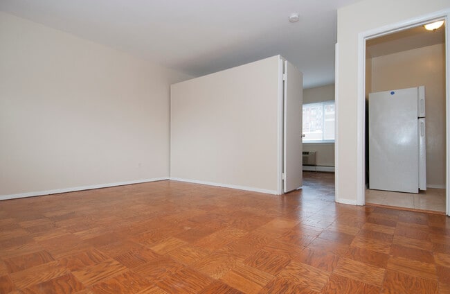 Living Room - 1625 N Ode St