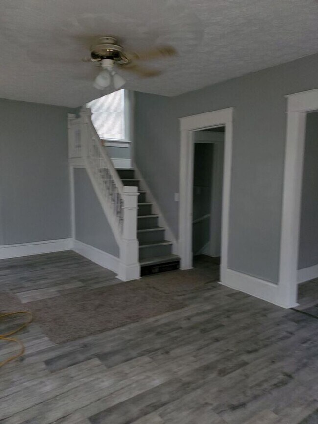 Foto del edificio - 1615 Rowland Ave NE