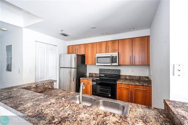 Foto del edificio - 5980 W Sample Rd