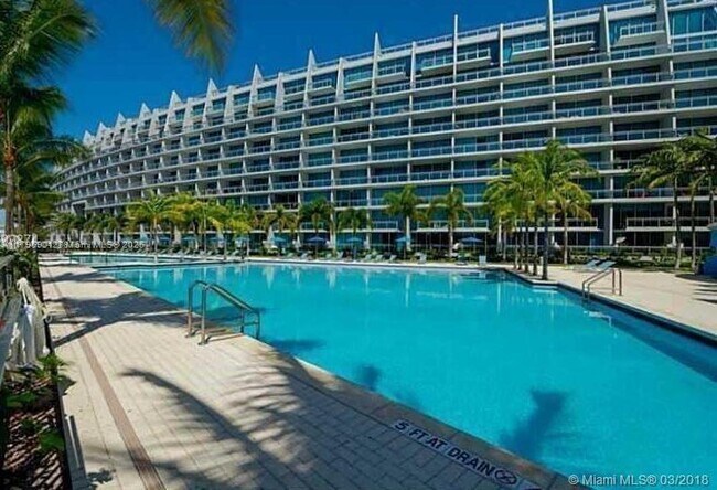 Foto del edificio - 2950 NE 188th St