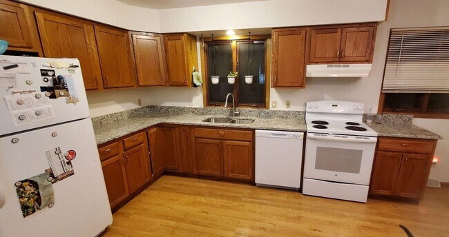 Foto del edificio - 985 Lum Ave