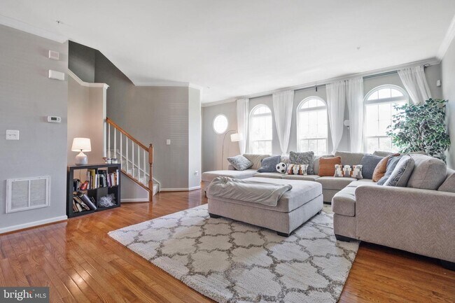 Foto del edificio - 715 Addison Rd S