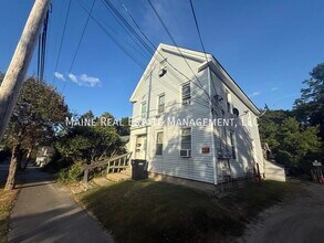 Building Photo - 190 3rd St