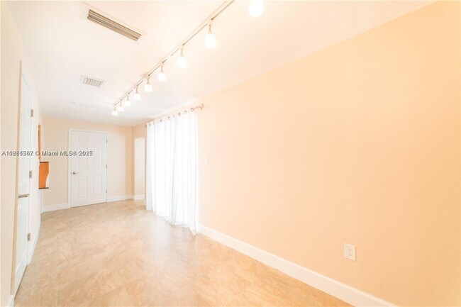 Foto del edificio - 4350 SW 1st St