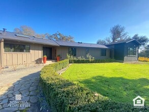 Building Photo - 15083 Trestle Glen Dr