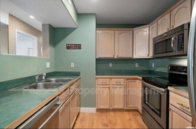 Building Photo - 208 S 1050 W