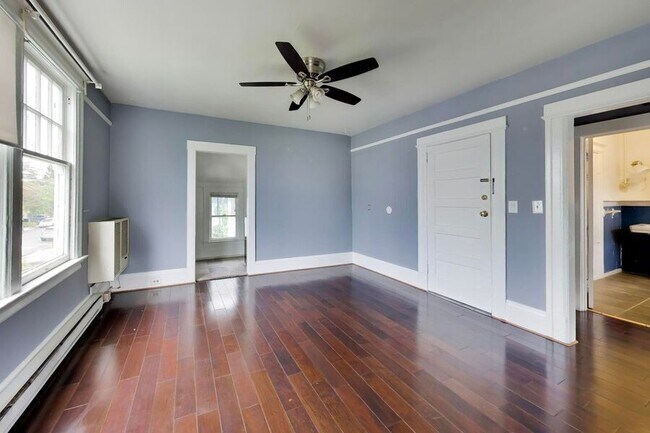 Foto del edificio - 329 N Ellsworth Ave