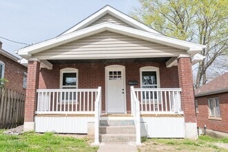 Building Photo - 1305 Cottage Ln