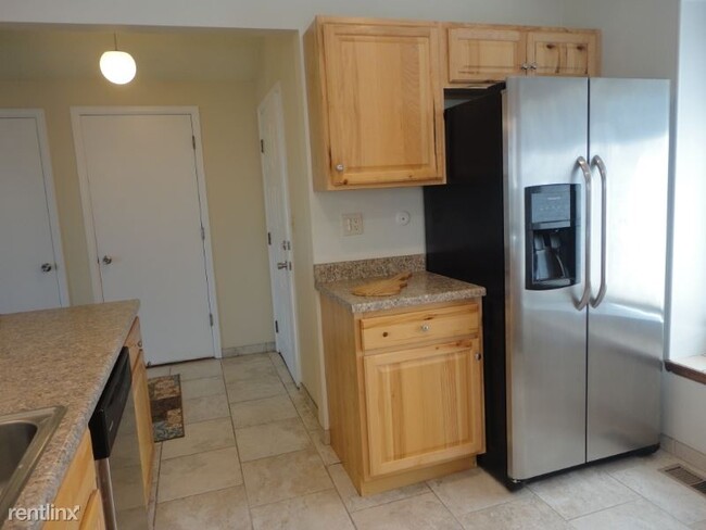 Foto del edificio - 3 br, 2.5 bath House - 1 Near 64th Ward Rd