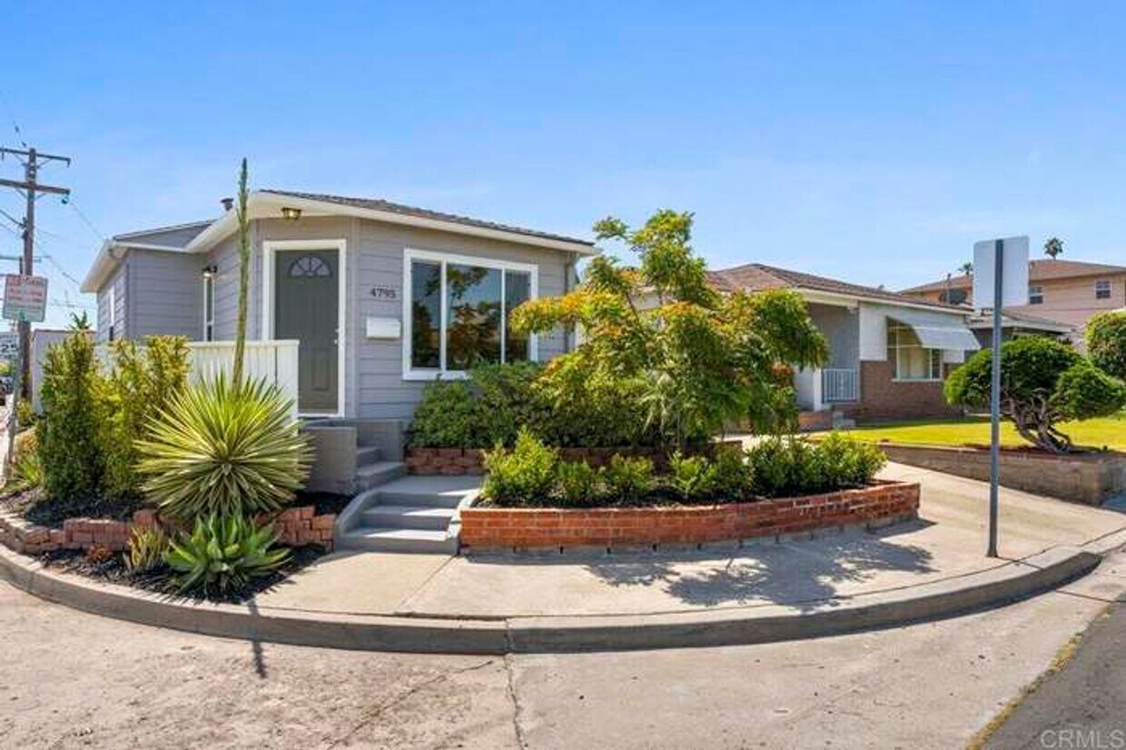 Foto principal - $3,299- Charming 2BR/1BA Home Near SDSU – ...