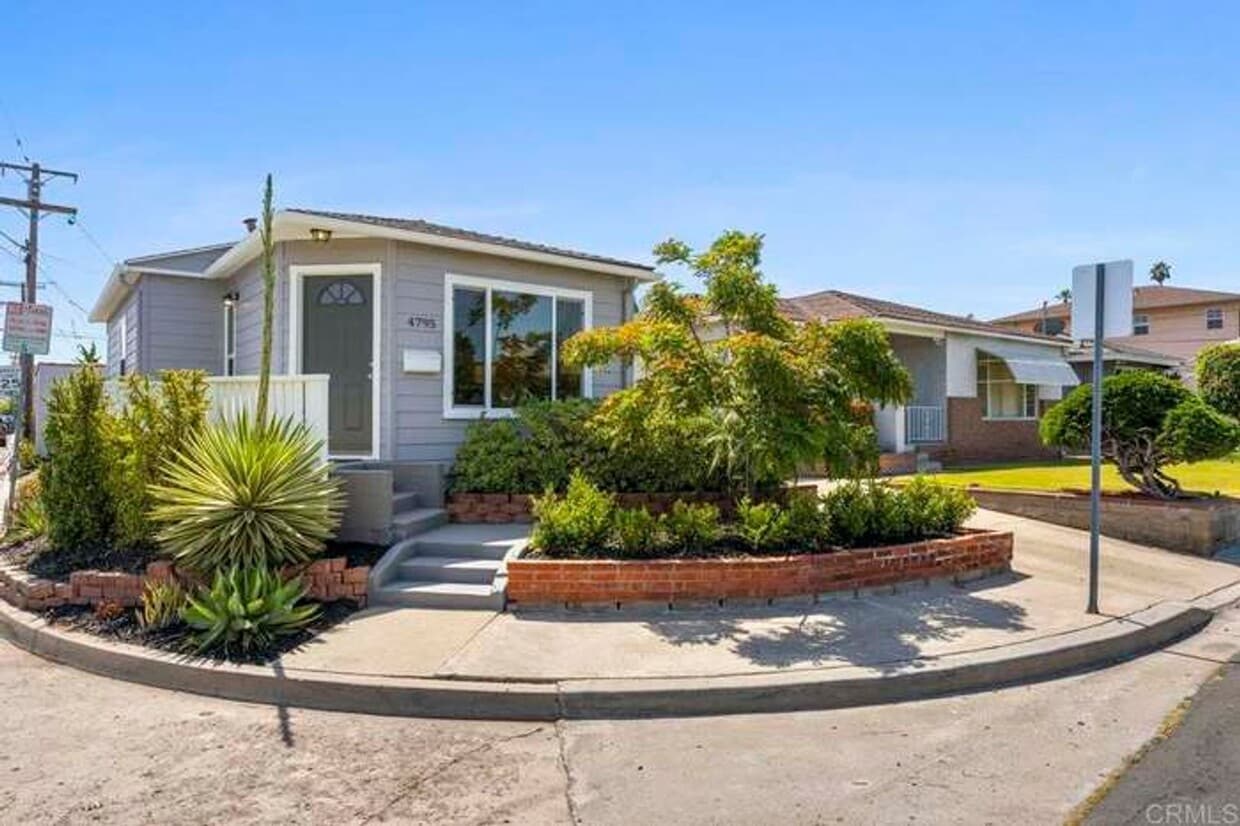 Foto principal - $3,499- Charming 2BR/1BA Home Near SDSU – ...
