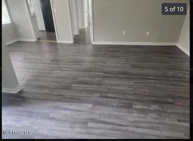 Foto del edificio - HUD Friendly | 3 Bed 2 Bath | Completely R...
