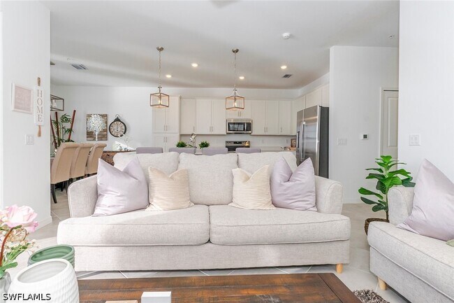 Building Photo - 5527 Double Eagle Cir
