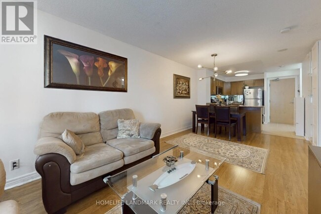 Photo du bâtiment - 212-212 Eglinton Ave E