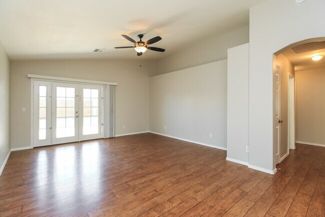 Foto del edificio - 2533 E Camino St