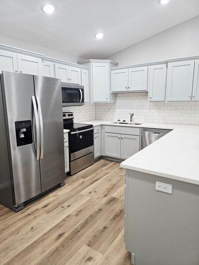 Building Photo - 3030-MF3-E4