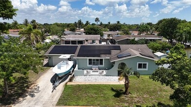Building Photo - 4081 Lake Dr