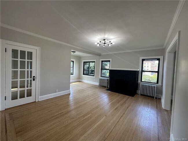 Building Photo - 403 S Columbus Ave