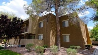 Shade on those hot days - Casa De Alicia Apartments