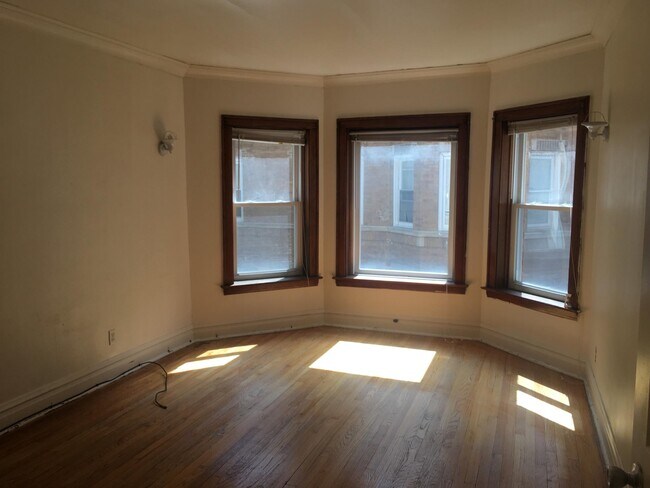 Living Room - 1426 S Austin Blvd